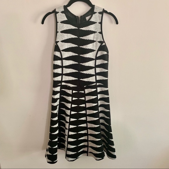 Adelyn Rae Dresses & Skirts - Adelyn Rae zig zag dress